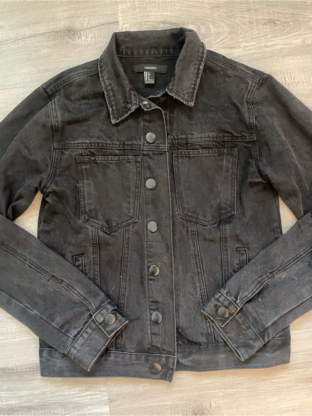 Forever 21 Small Men’s Black Charcoal Washed Button Up Denim Trucker Jean Jacket